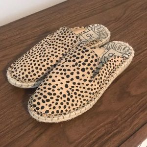 DV slides calf hair print